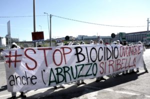 Protesta attivisti discarica di Bussi (5)