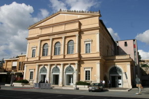 4_20090416095722_teatrolaquila