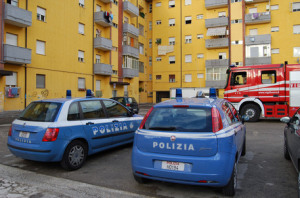 PESCARA: CONTROLLI POLIZIA IN QUARTIERE RANCITELLI