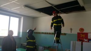 Monteodorisio (Chieti), cede controsoffitto scuola media Molisani