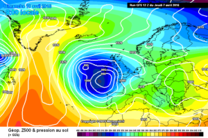 Modello americano GFS per Domenica: area con una goccia fresca sull'Italia centro meridionale, ma tuttavia in allontanamento. Infatti la giornata non sarà malvagia sull'Abruzzo.