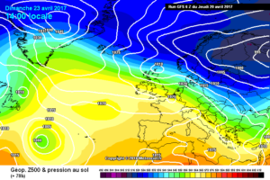 In figura la situazione a 500 hpa prevista dal modello GFS per Domenica 23 Aprile. Tempo tutto sommato buono, a parte della nuvolosità pomeridiana, grazie all'anticiclone delle azzorre