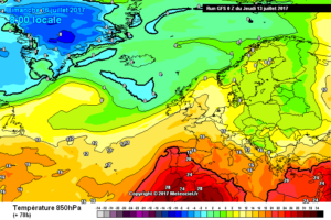 In figura il modello americano GFS mostra la situazione ad 850 hpa nella mattinata di Domenica 16 Luglio. Clima piacevole alla fine sull'Abruzzo con cielo poco nuvoloso salvo qualche addensamento pomeridiano sui rilievi.