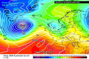 In figura la situazione a 500 hpa prevista da GFS nella giornata di Domenica 22 Ottobre. L'alta pressione sarà in ritiro per la formazione di un piccolo minimo depressionario tra il centro-nord Italiano.