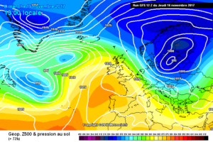 Il modello GFS mostra in figura la situazione a 500 hpa prevista per la giornata di Domenica 19 Novembre. Sull'Abruzzo, correnti fresche nord-orientali, apporteranno della nuvolosità e qualche precipitazione in serata nottata, con deboli nevicate oltre i 900 m tra Monti della Laga e Gran Sasso.