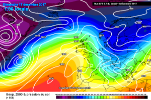 Il modello GFS mostra la situazione per le ore 01:00 di Domenica 17 Dicembre, a 500 hpa. Correnti piuttosto fredde dai quadranti nord-orientali sull'Abruzzo.