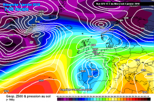 In figura quello che GFS vede per Domenica 7 Gennaio a 500 hpa. Rimonta delle correnti da scirocco su buona parte della penisola. Clima mite in Abruzzo, cielo nuvoloso con ampie schiarite.