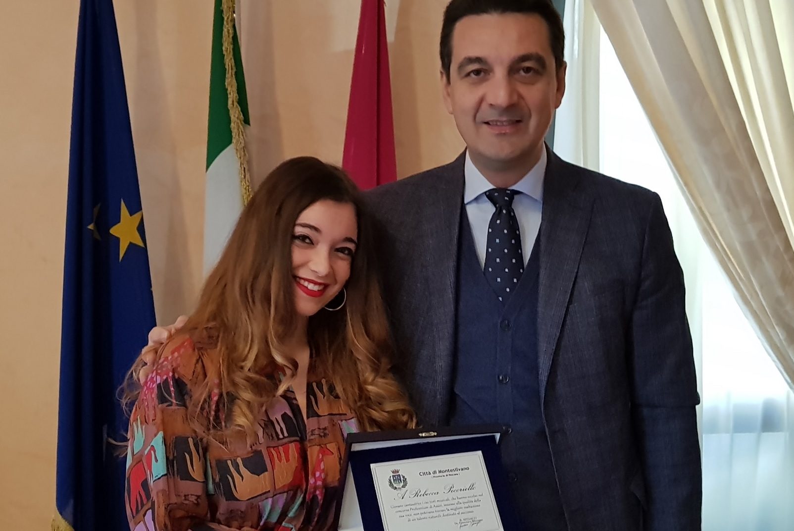 Il Sindaco Maragno Premia Rebecca Pecoriello La Enne Di Montesilvano