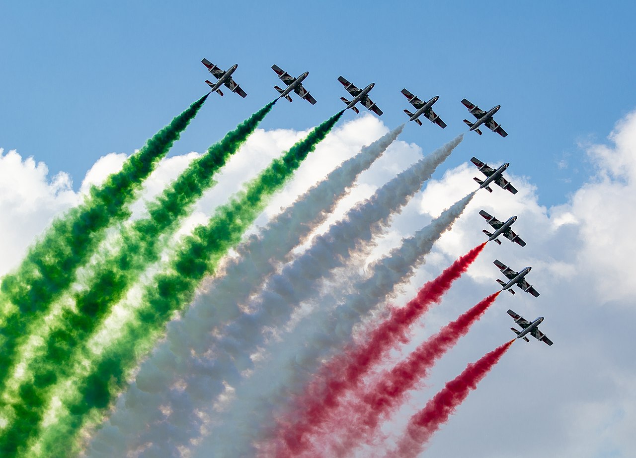 Le Frecce Tricolori Tornano All Aquila Per Celebrare Il Centenario Dell