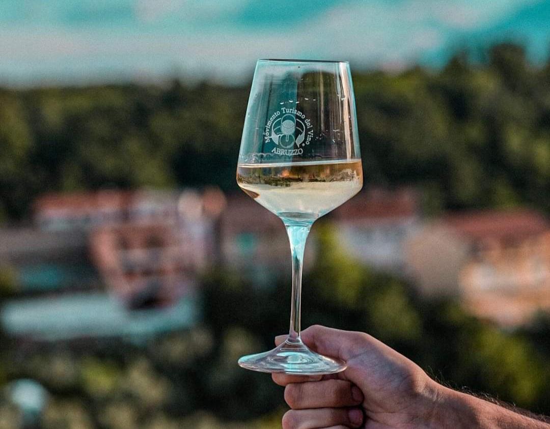 L Azienda Abruzzese Tenuta Secolo Ix Partecipa A Cantine Aperte