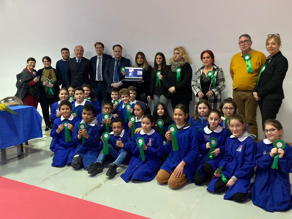 Pedana Del Bus Rotta Premiati I Bambini Che Hanno Rinunciato Alla Gita