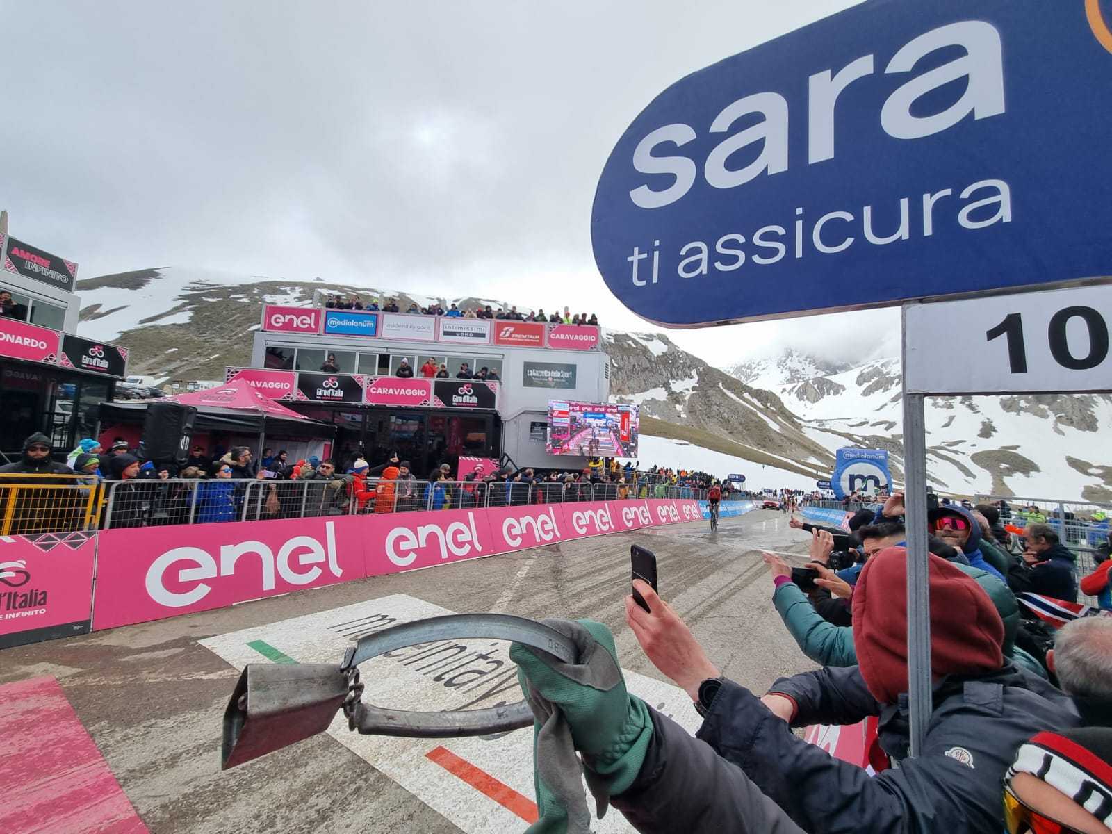 Giro D Italia E Arrivo A Campo Imperatore Biondi Promozione Epica