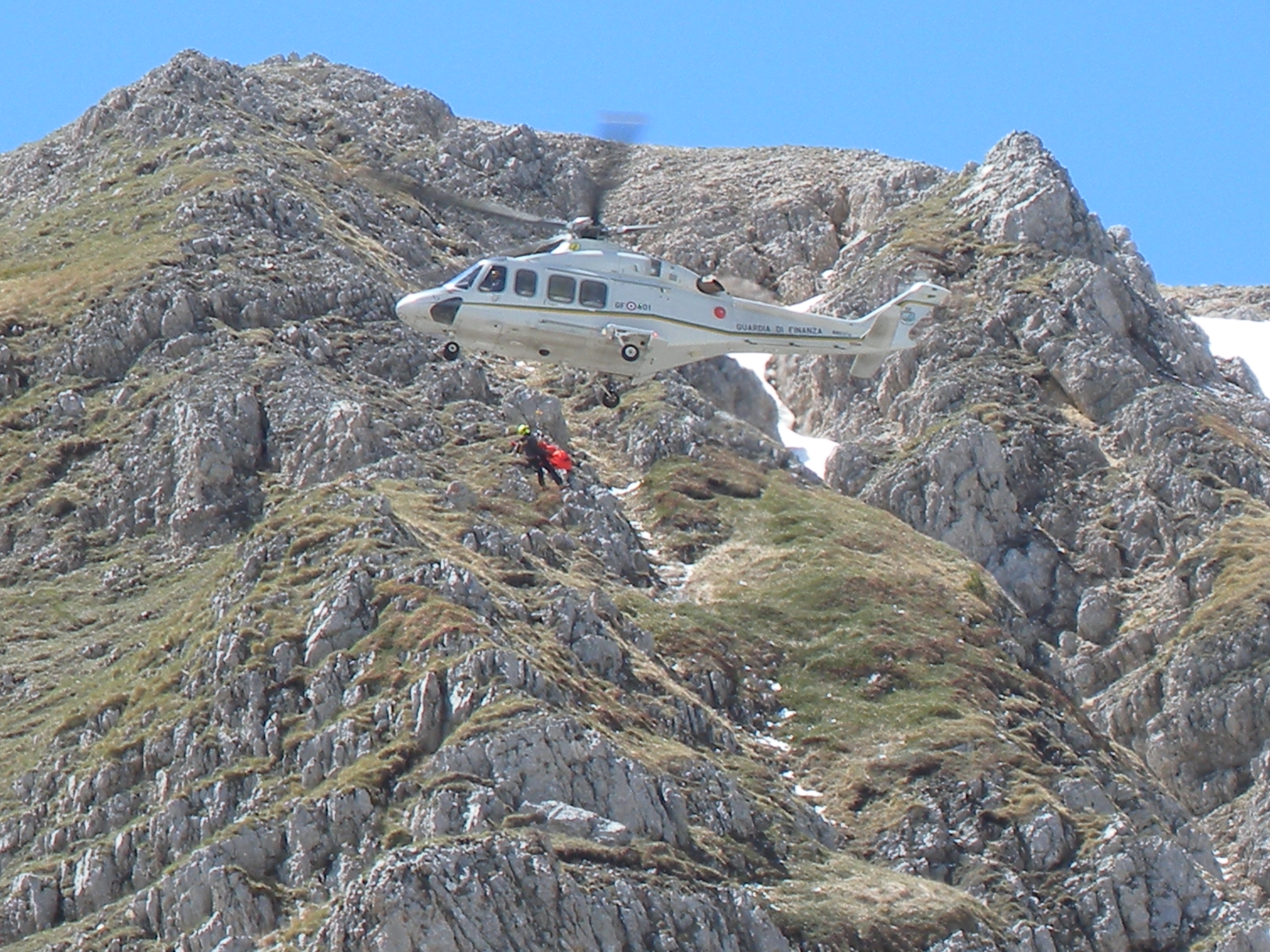 Finanzieri Soccorso Alpino si esercitano a Roccaraso alla presenza dei Magistrati