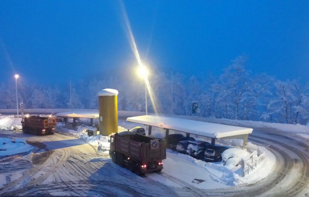 A24 e A25 riaperte ai mezzi pesanti con limitazioni, Strada Parchi consiglia di viaggiare solo per urgenze