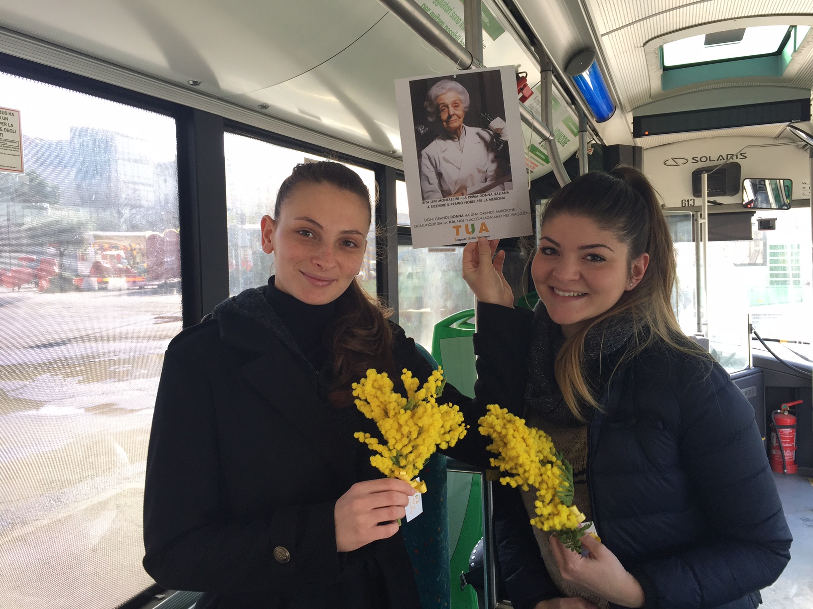Festa della donna: TUA omaggia le donne con una mostra fotografica su bus e treni