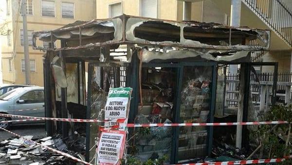 Edicola incendiata a Chieti: parte la sottoscrizione sul web, un euro per aiutare Roberto a riaprire