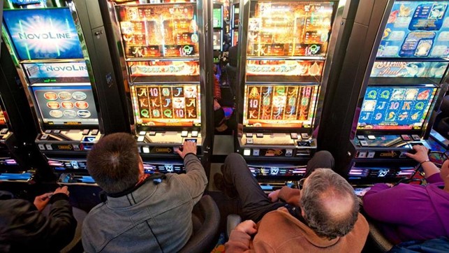 Italia e gioco d’azzardo: aumentano le giocate, ma lo Stato guadagna di meno