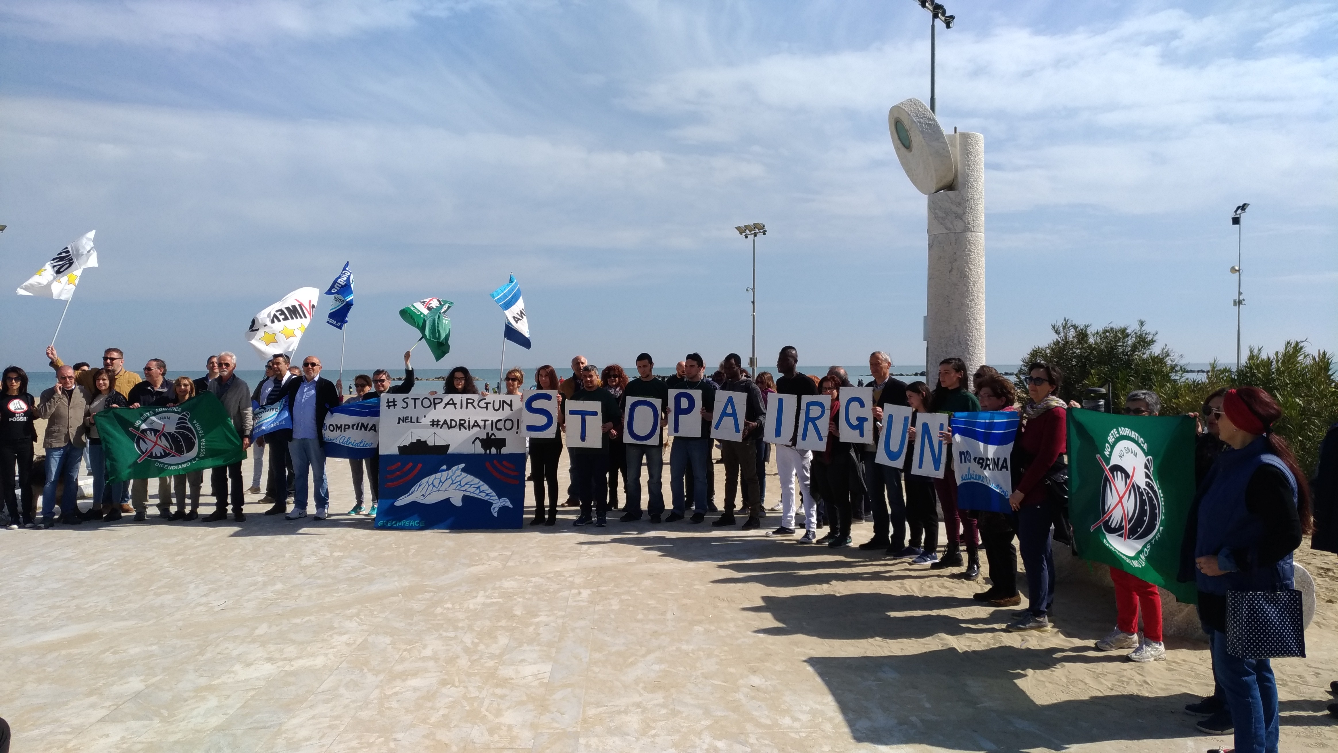 “Fuori i petrolieri dall’Adriatico e stop a nuovi gasdotti e stoccaggi sulla terraferma”, l’Abruzzo c’è