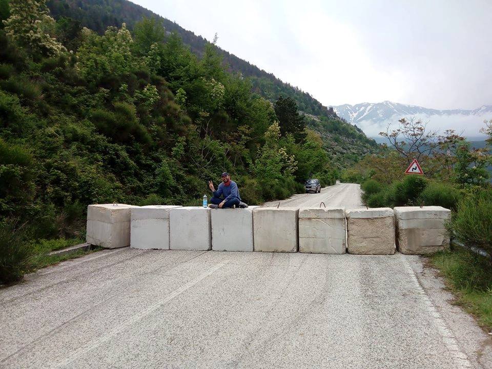 Sciopero della fame: la Provincia chiude le strade per il suo ristorante, D’Alfonso interviene sui social