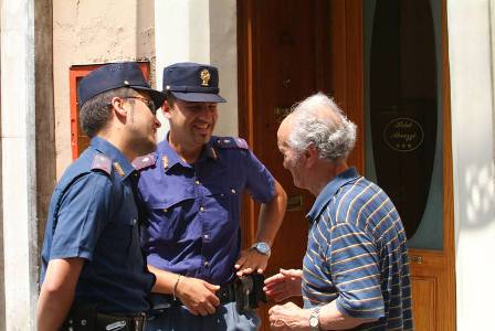 Raggira un anziano e si fa consegnare 2 mila euro, arrestato un truffatore partenopeo