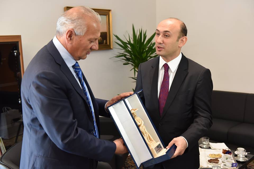 Di Pangrazio riceve l’ambasciatore dell’Azerbaijan, nasce scambio culturale con l’istituzione sinfonica abruzzese