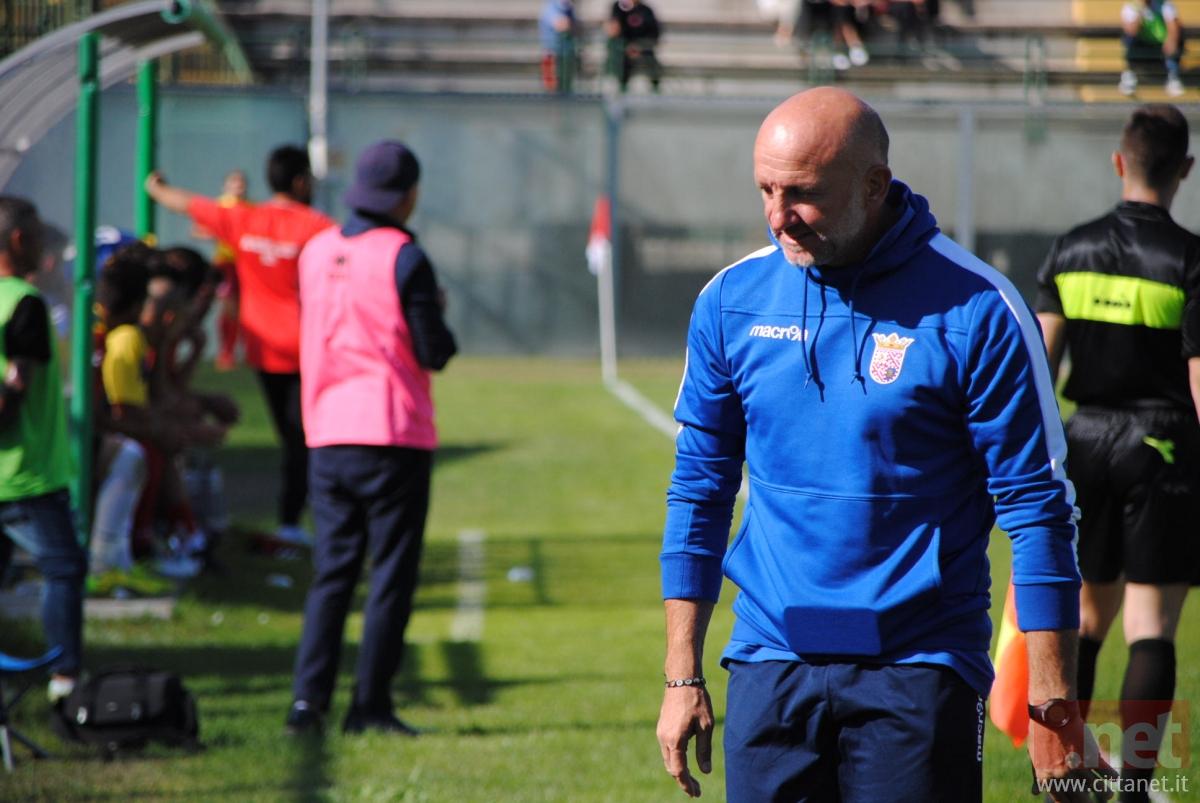 Calcio, Serie D: esonerato tecnico vastese Palladini, sulla panchina biancorossa arriva Montani. Esordio a Jesi