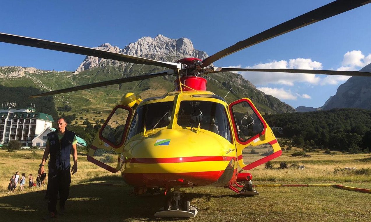 Padre e figlia perdono il sentiero durante un’escursione sui Piani di Pezza, recuperati dall’elisoccorso