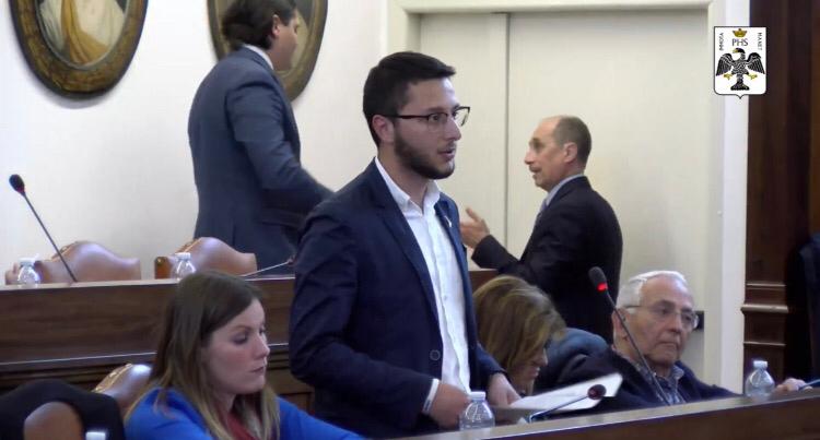 Questione clochard a L’Aquila, De Santis (Lega) richiede una terza commissione consiliare