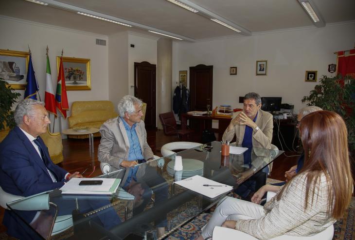 Marsilio incontra i presidenti delle Camere di Commercio d’Abruzzo, focus su autorità portuali e imprese