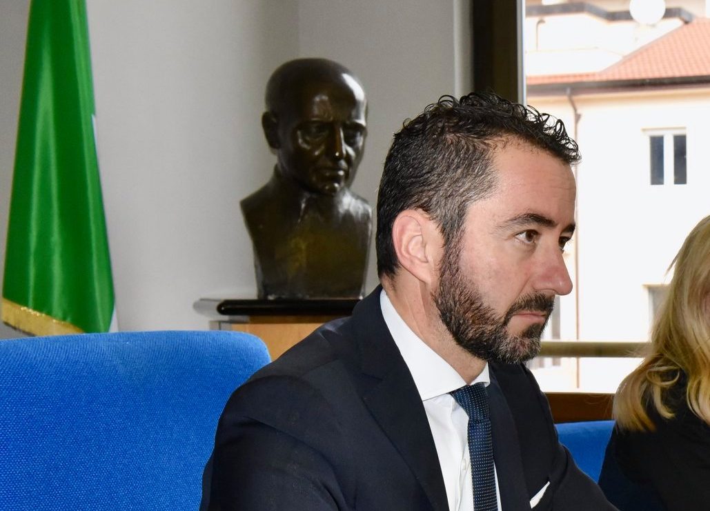 Consorzi di Bonifica, Smargiassi (M5s): lavori proficui nonostante l’assenza ingiustificata di Imprudente e direttore dipartimento