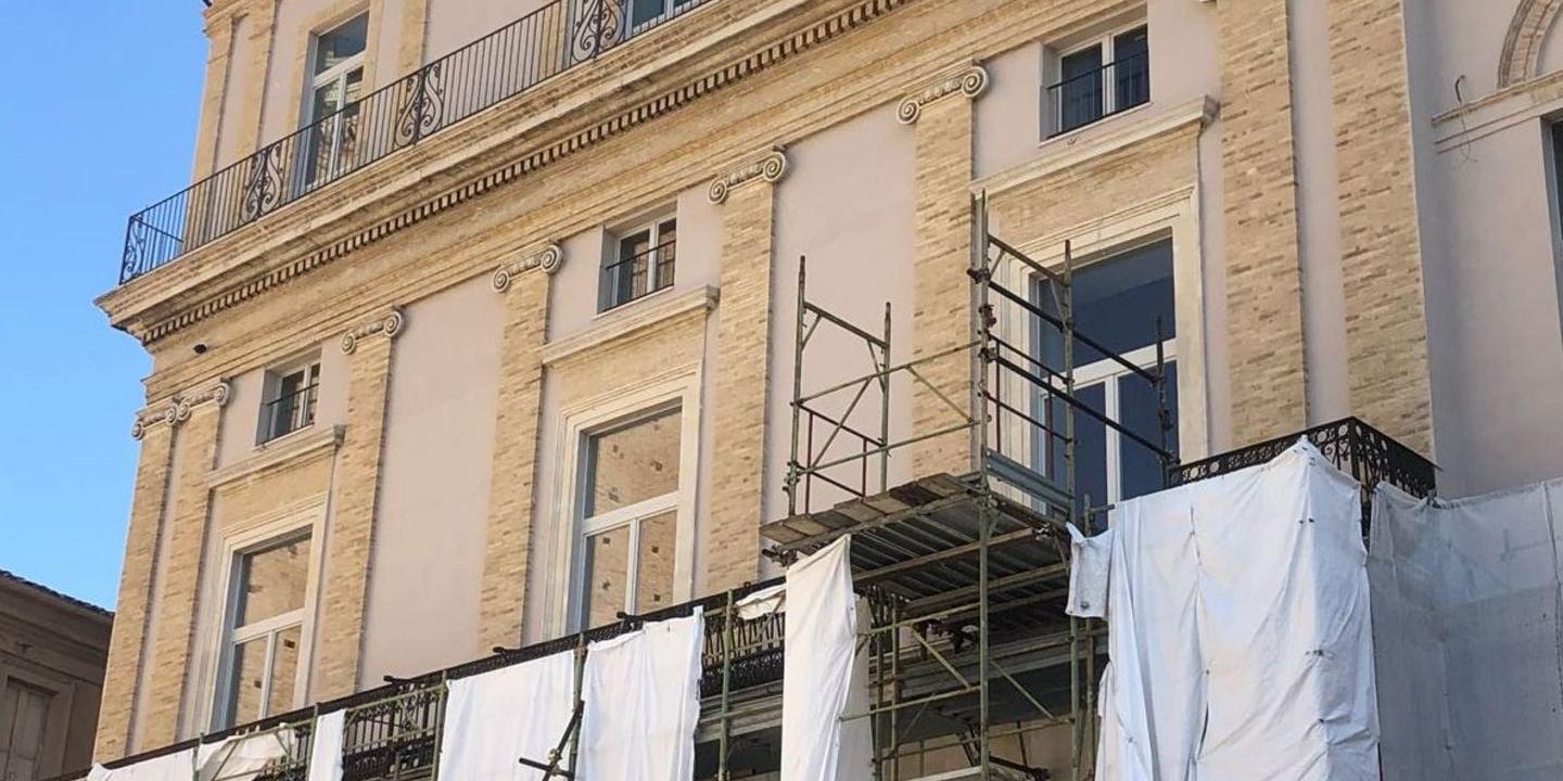 Sequestrato cantiere dei lavori di ristrutturazione di palazzo d’Achille a Chieti, 6 le persone indagate