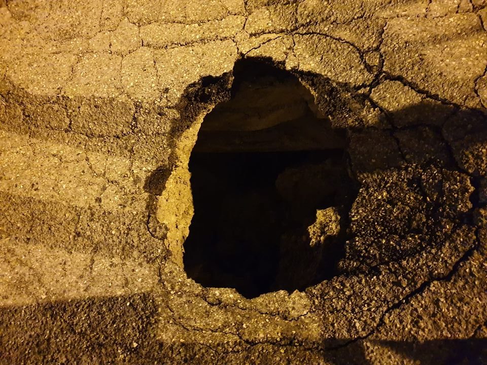 Perdita alla conduttura dell’acqua, tratto della sp 23 a Castelnuovo Vomano chiusa al traffico