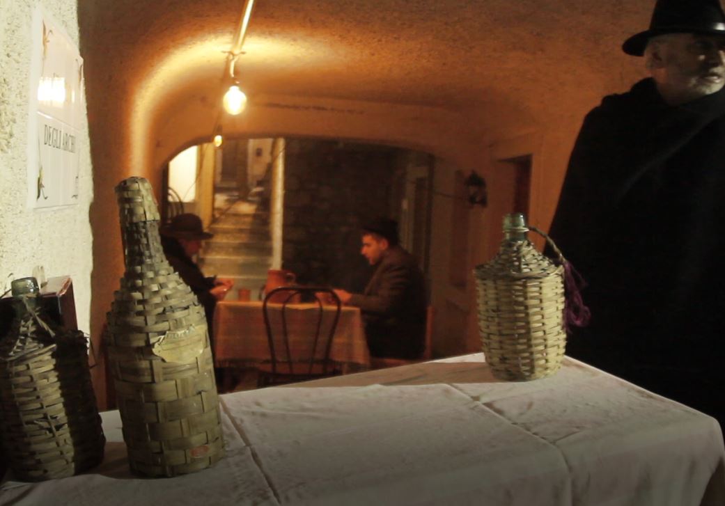 In migliaia al presepe vivente di Villetta Barrea tra le botteghe artigiane ad assistere alla rappresentazione della natività