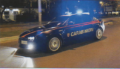 Tenta di suicidarsi in macchina, uomo salvato dai Carabinieri nelle campagne del teramano