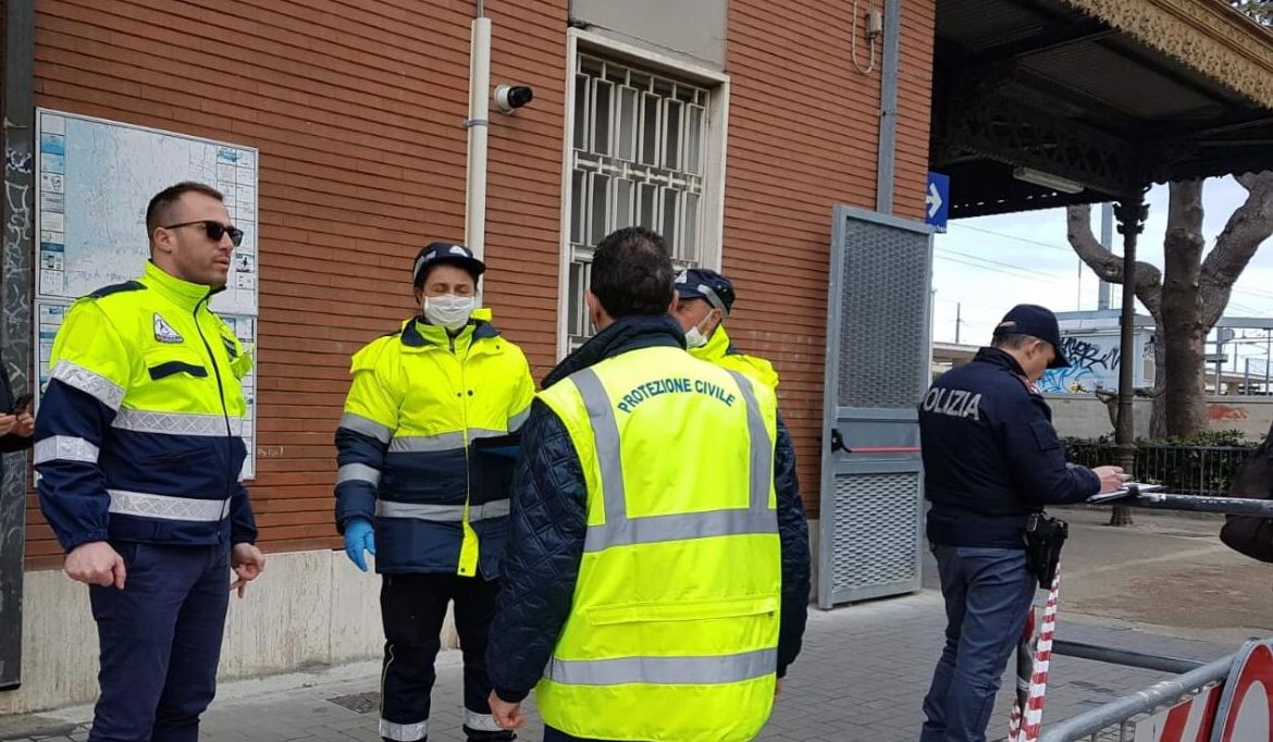 Donna sorpresa alla stazione con sospetto Covid, bloccata dalla Polfer e rimandata a casa