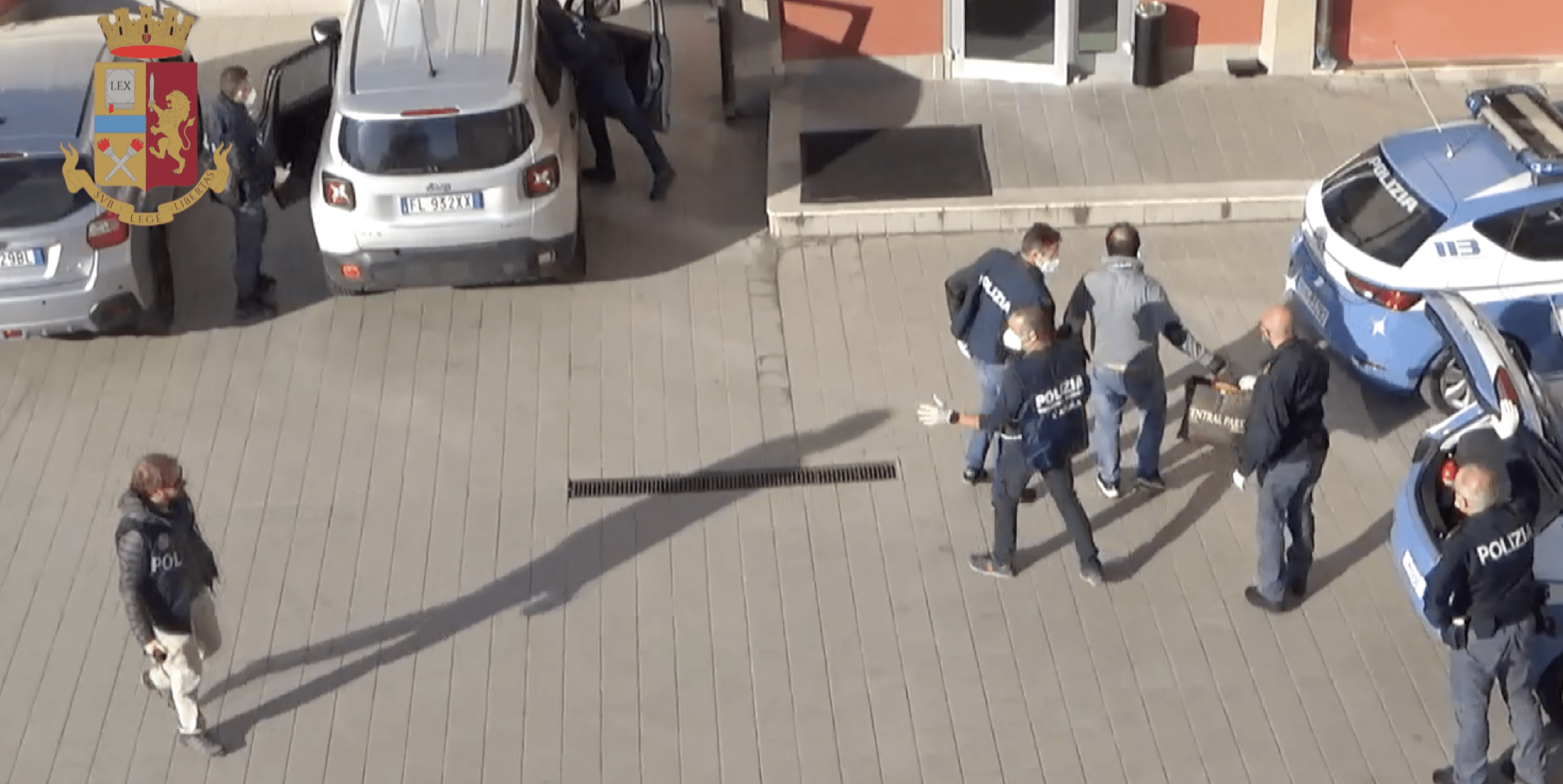 Fornivano cocaina alle piazze aquilane, sgominata banda di spacciatori: 18 indagati e 6 arresti (video)