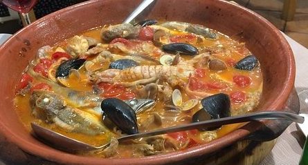 Un brodetto per tutti: l’emergenza coronavirus premia il piatto vastese, l’idea della pescheria abruzzese