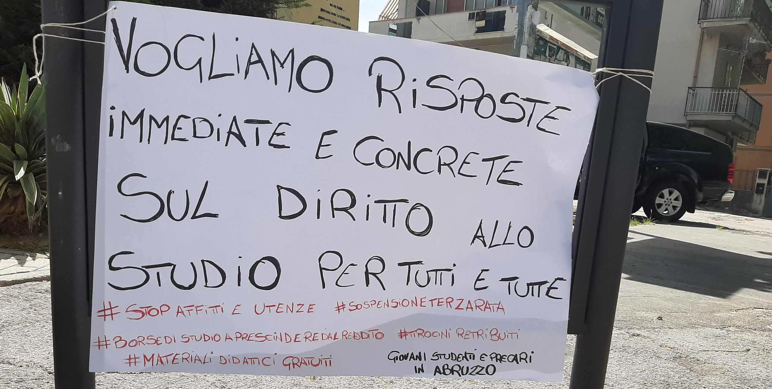 Il grido d’allarme di studenti e precari in Abruzzo: non siamo una generazione fantasma, vogliamo i nostri diritti