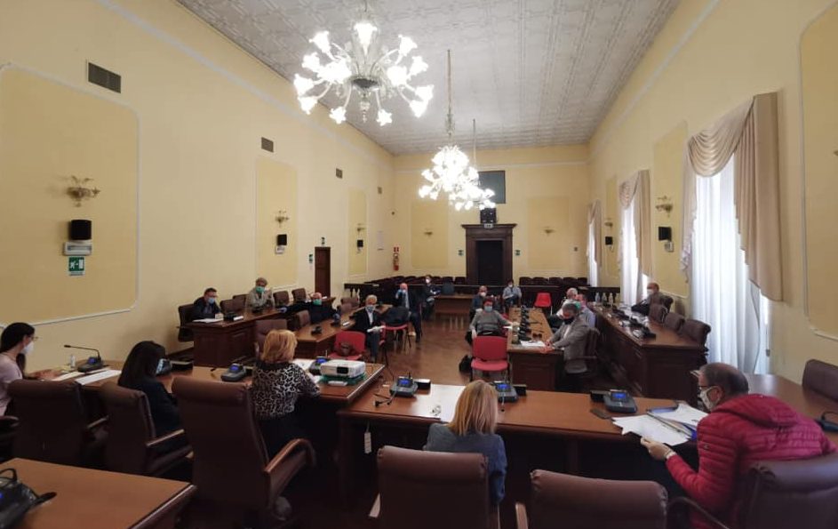 Rilanciare la sanità peligna, vertice a Sulmona con medici e politici per migliorare i reparti ospedalieri