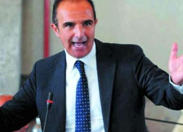 Pescara, Masci su poliziotto aggredito: al fianco dell’agente, la violenza va sempre condannata