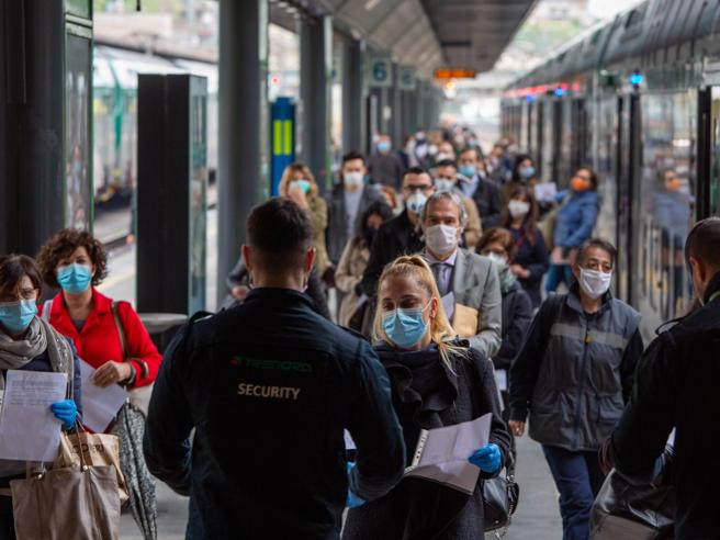 Esodo del 4 maggio, come le Regioni si stanno preparando: 35 minuti di attese al centralino per prenotare biglietti