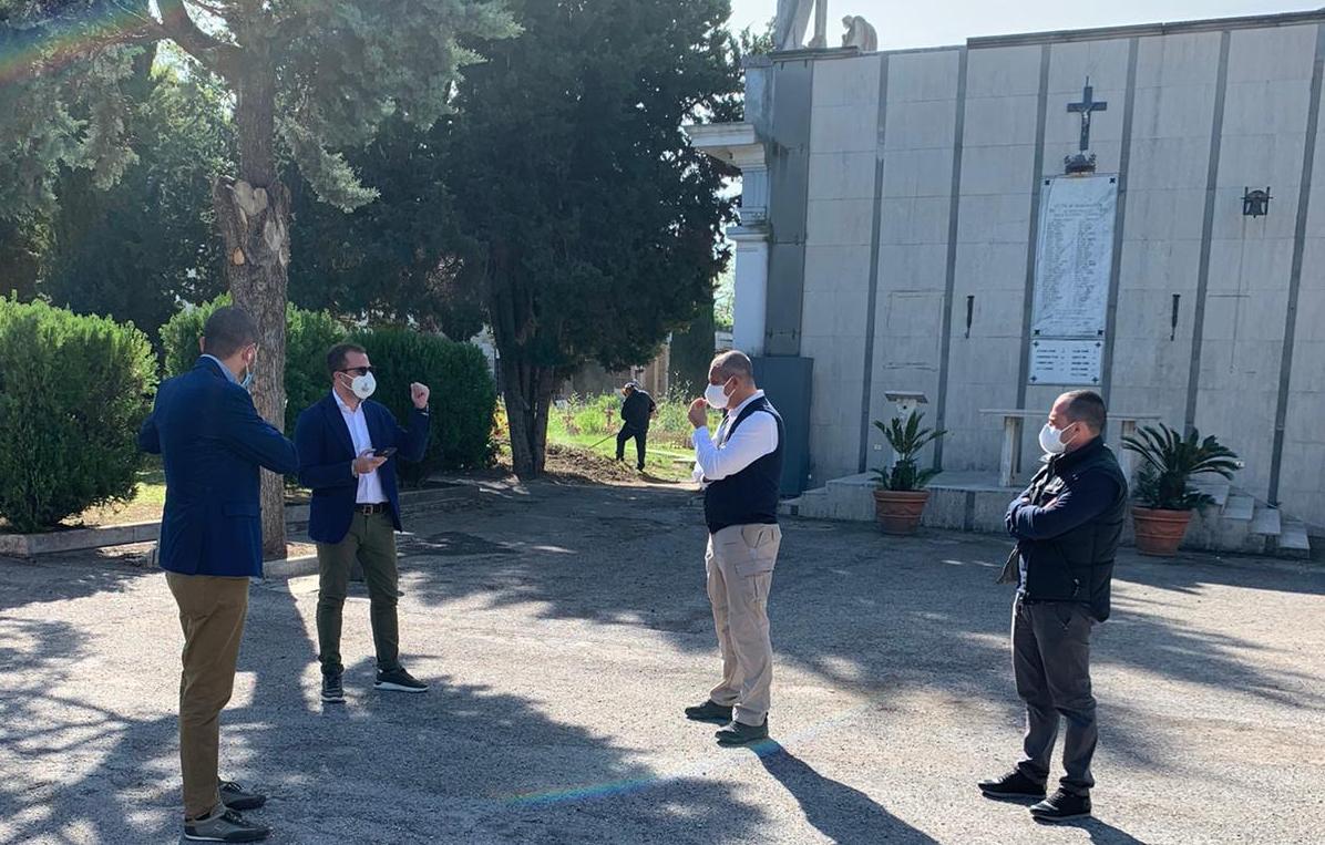 Sopralluogo del sindaco Costantini al cimitero di Giulianova: da domani verrà aperto ingresso di via Prato