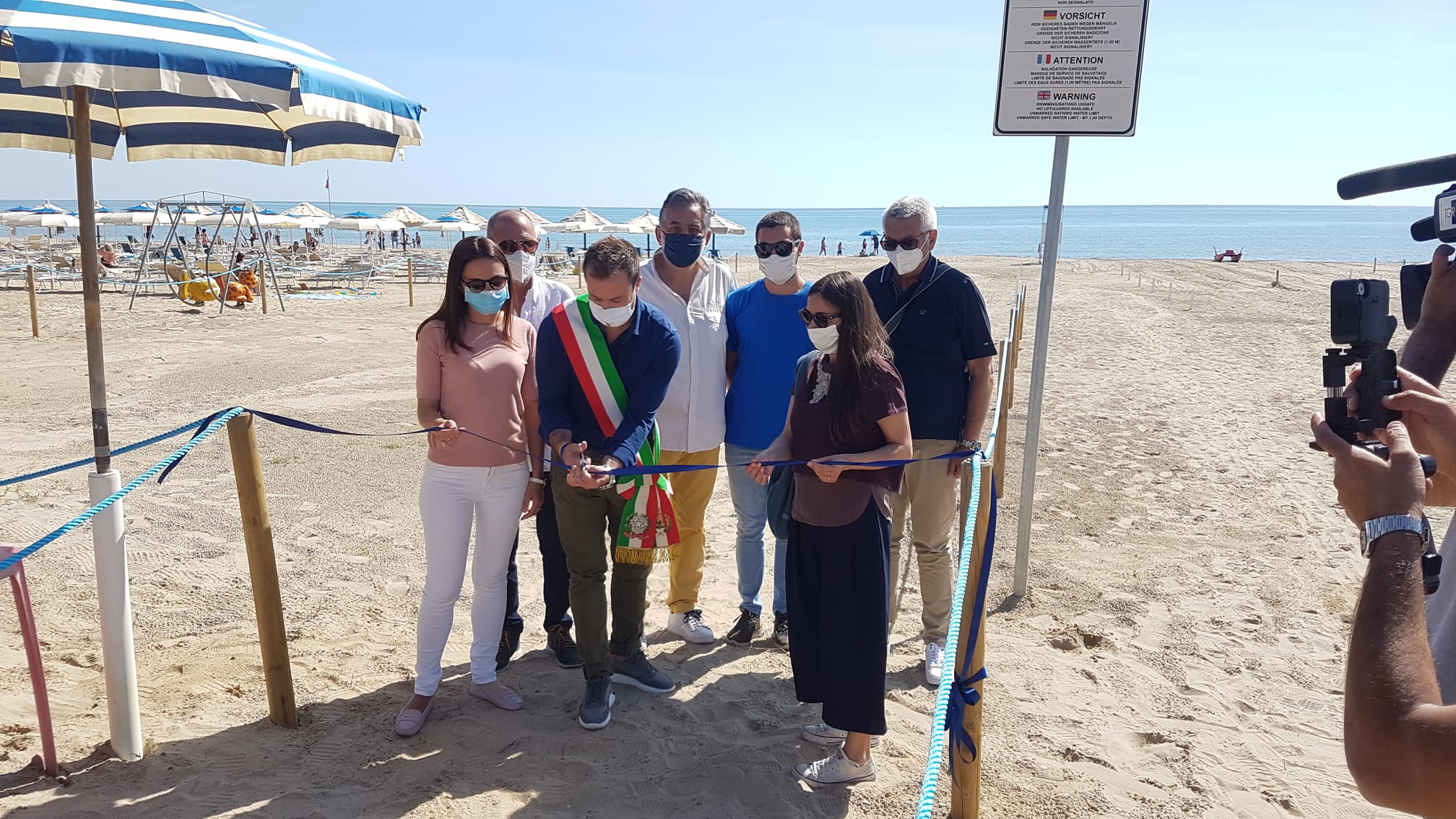 Inaugurata a Giulianova una spiaggia libera dedicata ai bambini e ragazzi autistici