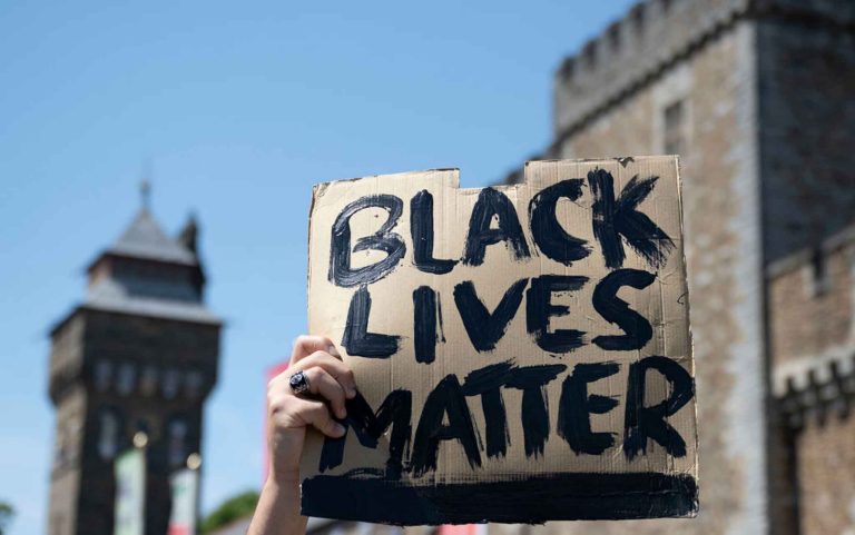 “Black Lives Matter” anche a Teramo, domani il sit-in di protesta