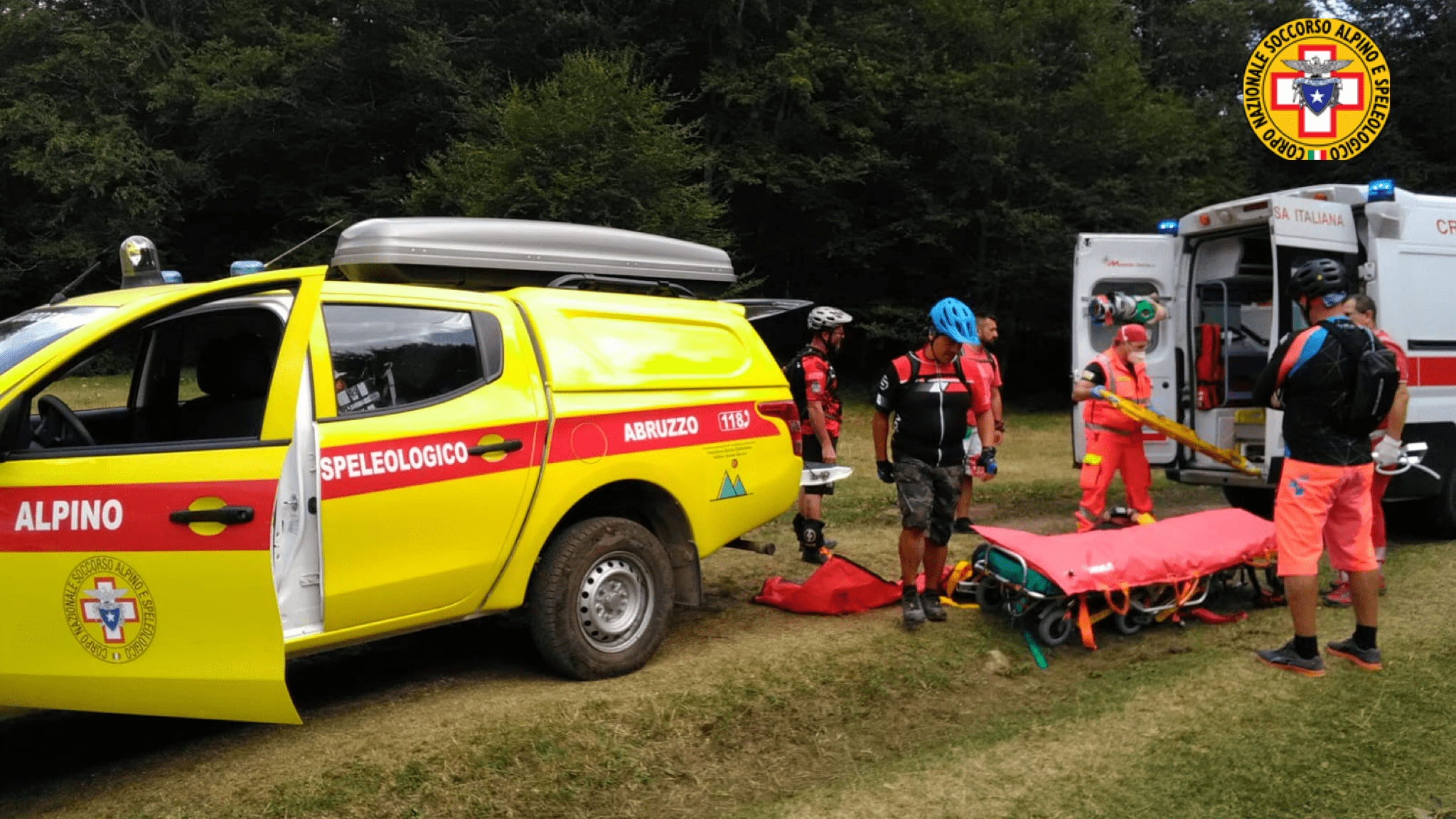 Ciclista infortunato sul Voltigno a 1400 metri d’altezza, il forte vento blocca l’elisoccorso