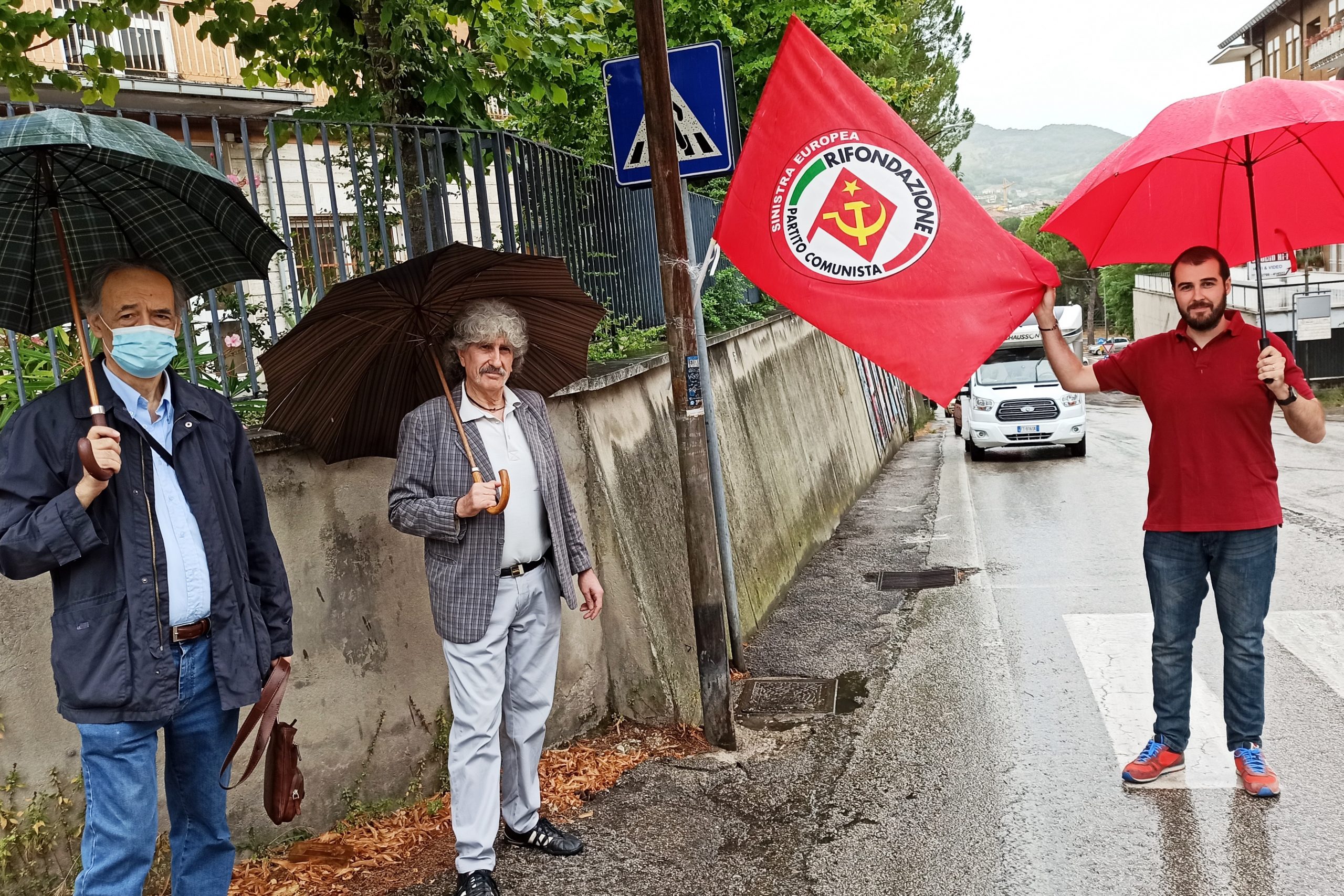 Scuole pubbliche, Rifondazione Comunista Teramo denuncia lo stato di abbandono