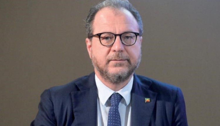 Mulè visita il Security Operation Center di Chieti: “Punto di riferimento per difesa cyber”