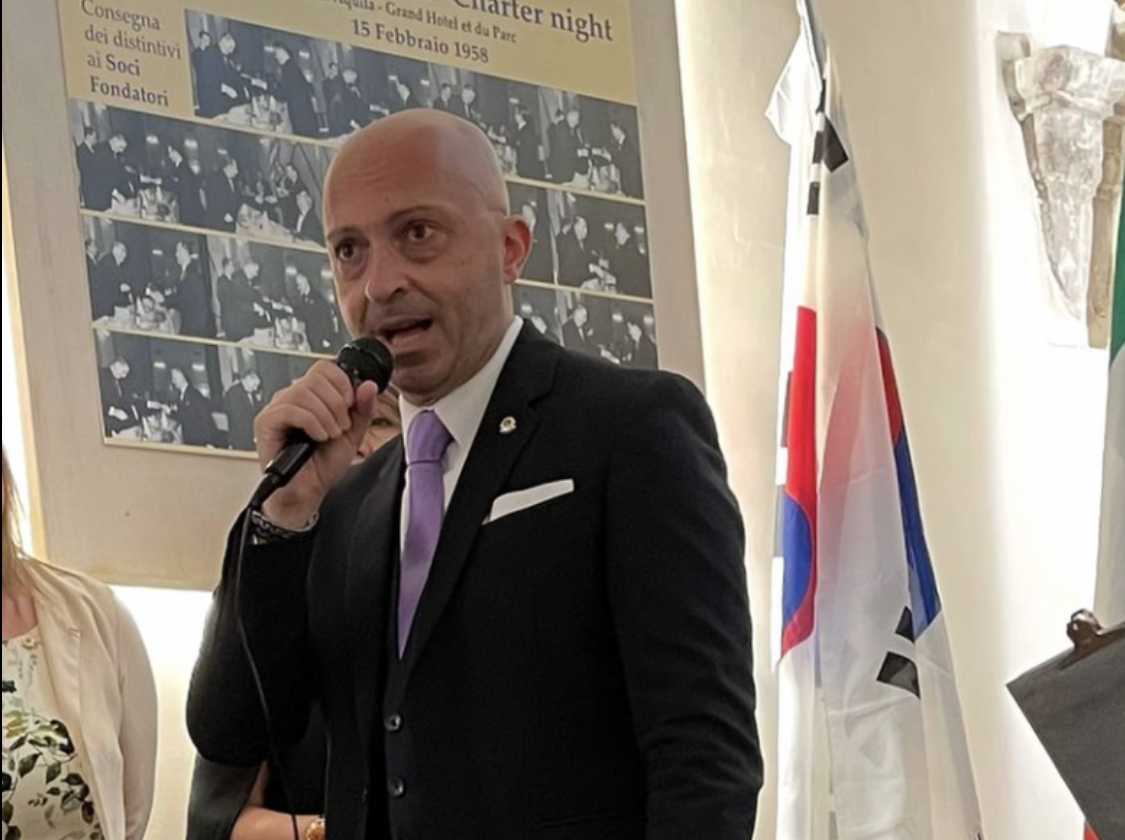 Passaggio del martelletto per il Lions club L’Aquila, Laurini subentra a Cobianchi