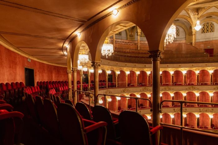 Coronavirus, capienza per palazzetti e spettacoli al chiuso al 35%