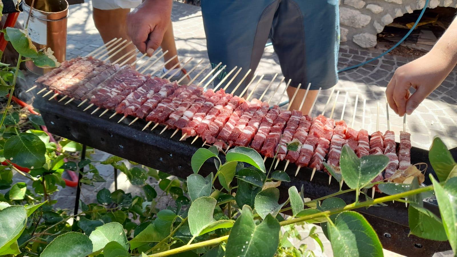 Fa cadere fornacella, bambino di 6 anni ustionato: trasferito al Gemelli di Roma